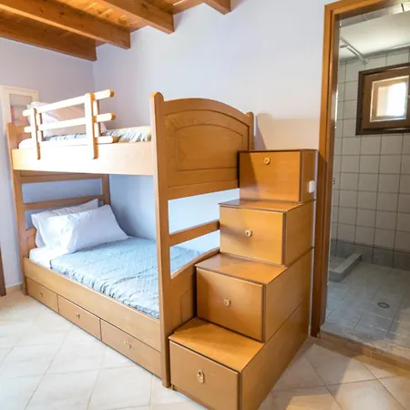 Mythos House - Seaside Retreat In Pedi * Simi