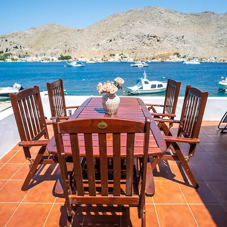 Semesterbostad Mythos House - Seaside Retreat In Pedi Symi