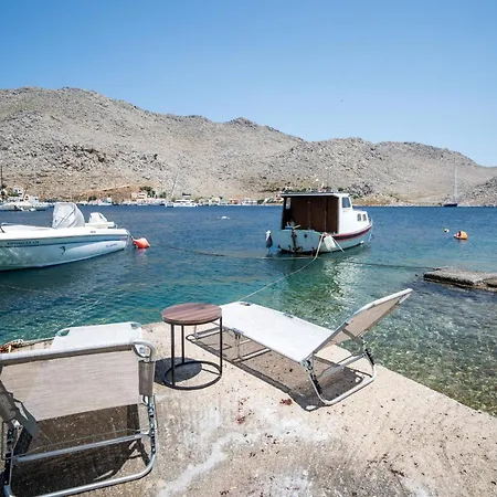 Mythos House - Seaside Retreat In Pedi *