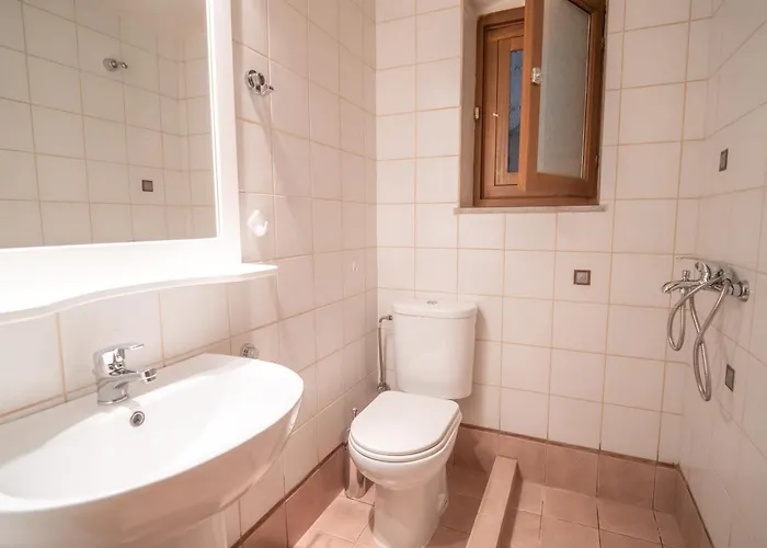 Mythos House - Seaside Retreat In Pedi