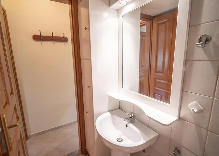 Mythos House - Seaside Retreat In Pedi * 시미